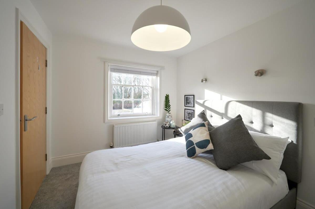 A Stylish Apartment With Parking In Preston เพรสตัน ภายนอก รูปภาพ