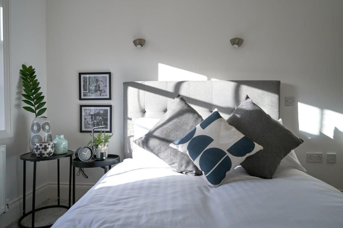 A Stylish Apartment With Parking In Preston เพรสตัน ภายนอก รูปภาพ