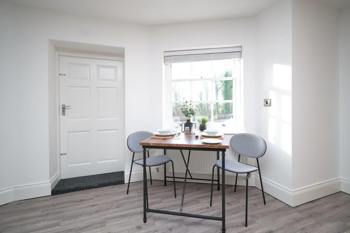A Stylish Apartment With Parking In Preston เพรสตัน ภายนอก รูปภาพ